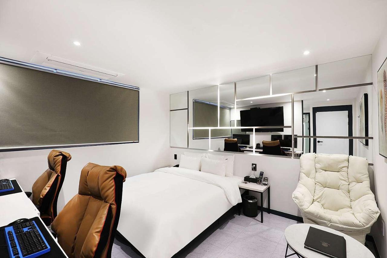 Mariposa Hotel Songtan Pyeongtaek Exteriör bild