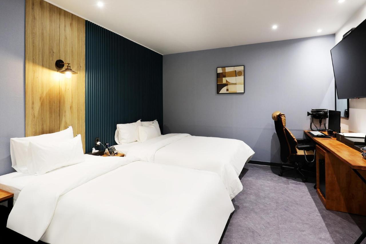 Mariposa Hotel Songtan Pyeongtaek Exteriör bild