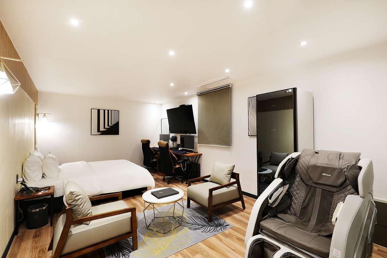 Mariposa Hotel Songtan Pyeongtaek Exteriör bild