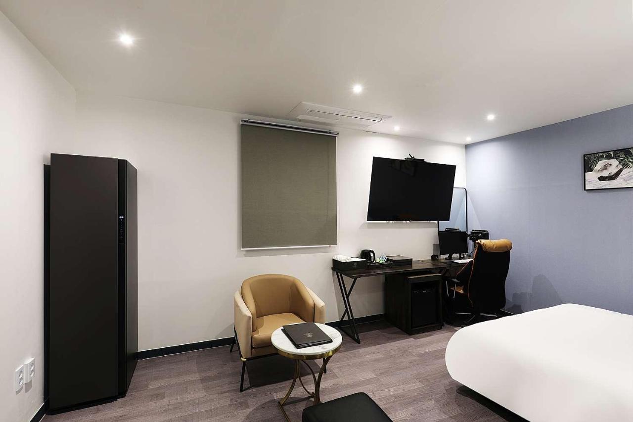 Mariposa Hotel Songtan Pyeongtaek Exteriör bild